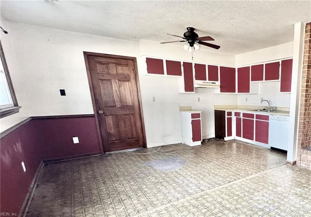 5880 Goolagong DR, Virginia Beach, VA 23464