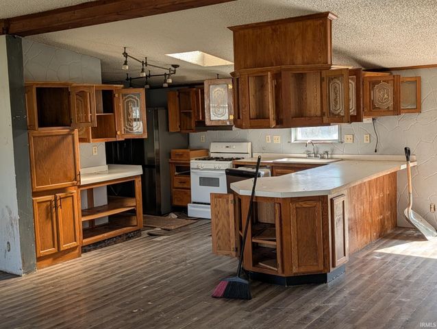 30800 Oaksprings Drive, Granger, IN 46530