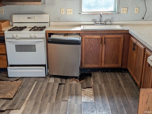 30800 Oaksprings Drive, Granger, IN 46530