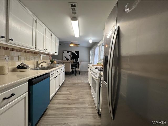 615 Crest Court, Kirkwood, MO 63122