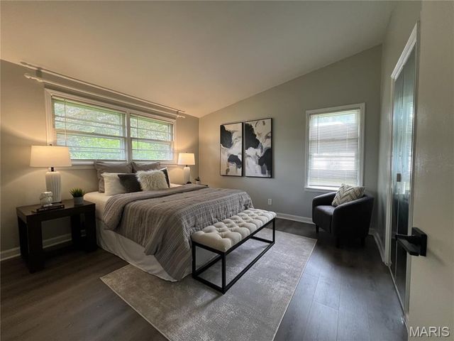 615 Crest Court, Kirkwood, MO 63122