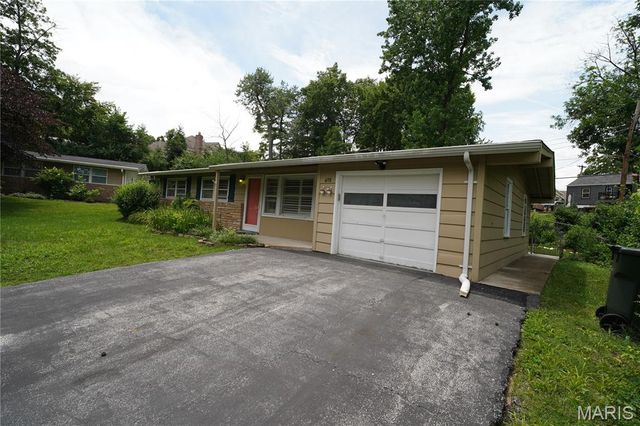 615 Crest Court, Kirkwood, MO 63122