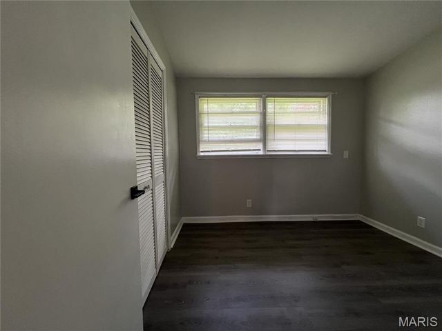 615 Crest Court, Kirkwood, MO 63122