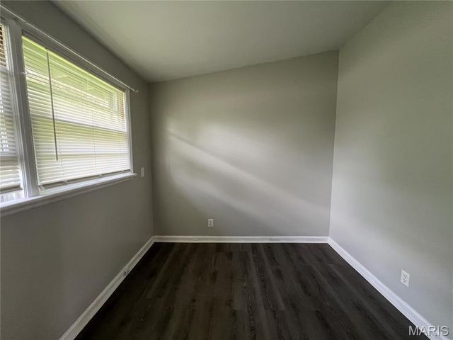 615 Crest Court, Kirkwood, MO 63122