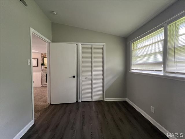 615 Crest Court, Kirkwood, MO 63122