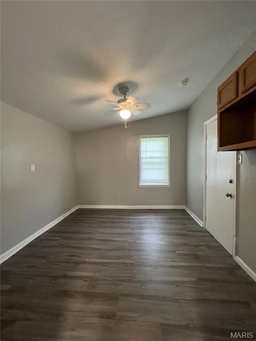 615 Crest Court, Kirkwood, MO 63122
