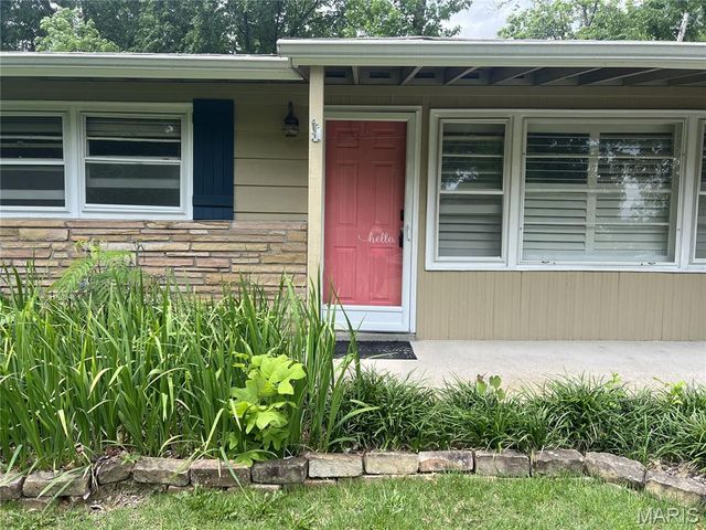 615 Crest Court, Kirkwood, MO 63122