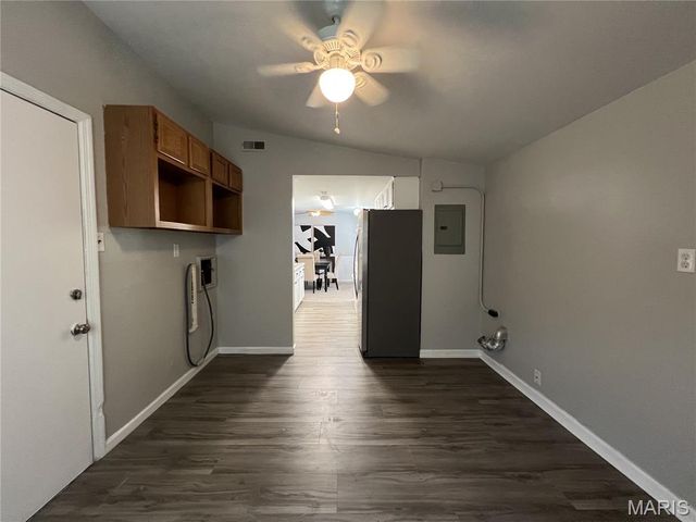 615 Crest Court, Kirkwood, MO 63122