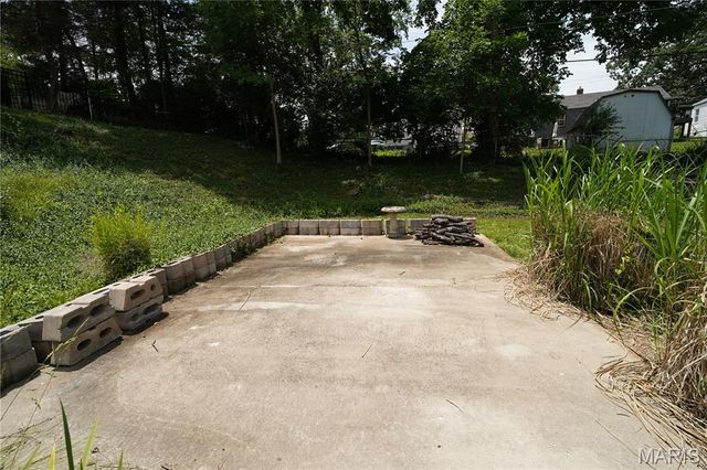 615 Crest Court, Kirkwood, MO 63122
