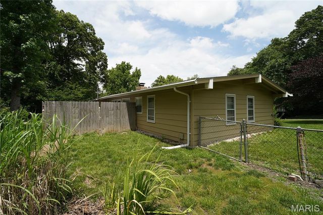 615 Crest Court, Kirkwood, MO 63122