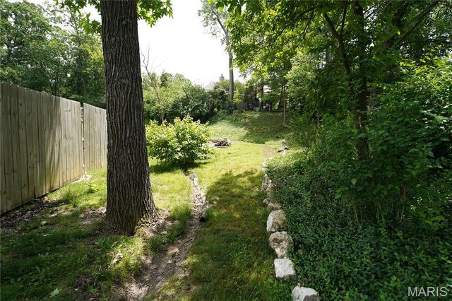 615 Crest Court, Kirkwood, MO 63122