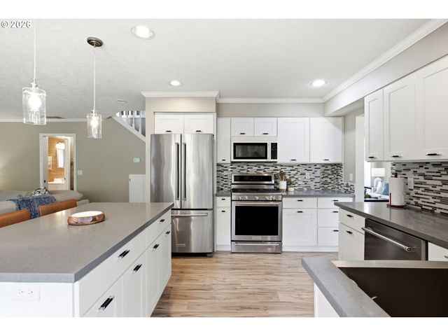 13154 Se 137TH Dr, Happy Valley, OR 97086