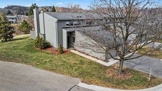 719 Watersedge Drive, Ann Arbor, MI 48105