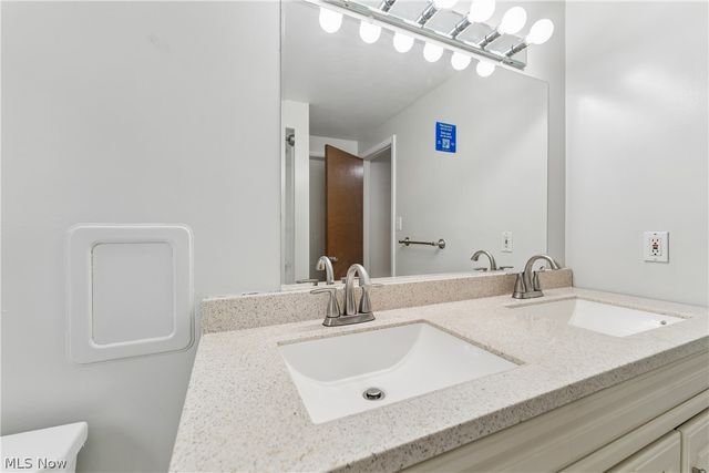 644 Wellfleet Drive, Bay Village, OH 44140