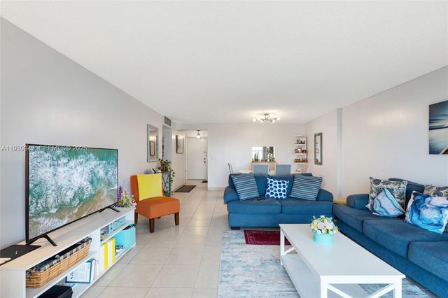 321 SE 3rd St 502, Dania Beach, FL 33004