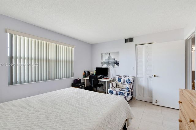 321 SE 3rd St 502, Dania Beach, FL 33004