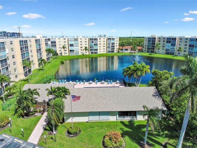 321 SE 3rd St 502, Dania Beach, FL 33004