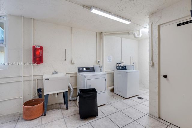 321 SE 3rd St 502, Dania Beach, FL 33004