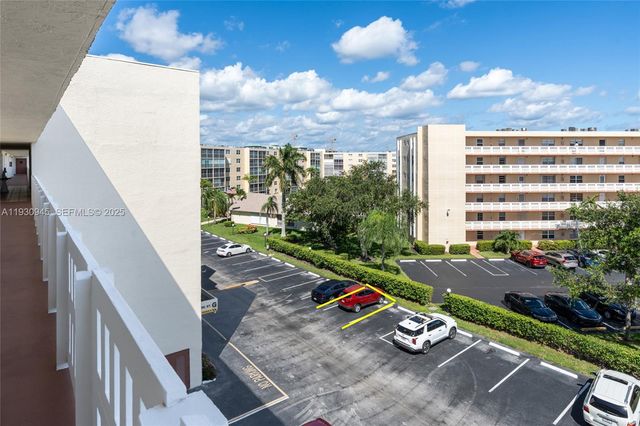 321 SE 3rd St 502, Dania Beach, FL 33004