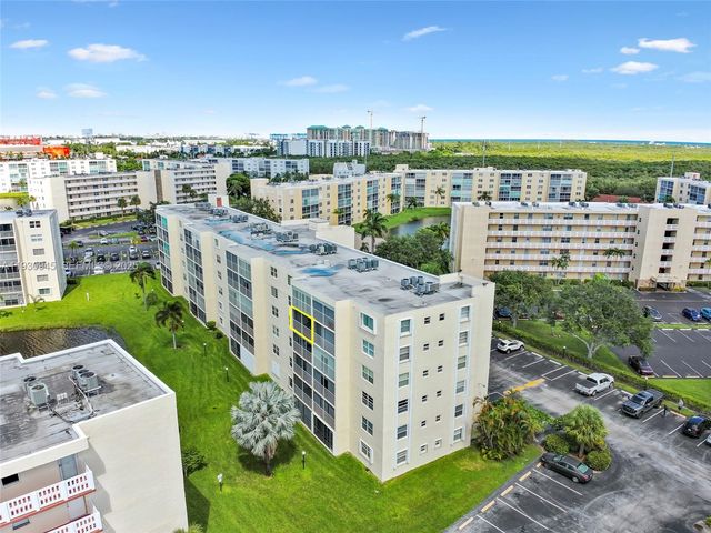 321 SE 3rd St 502, Dania Beach, FL 33004