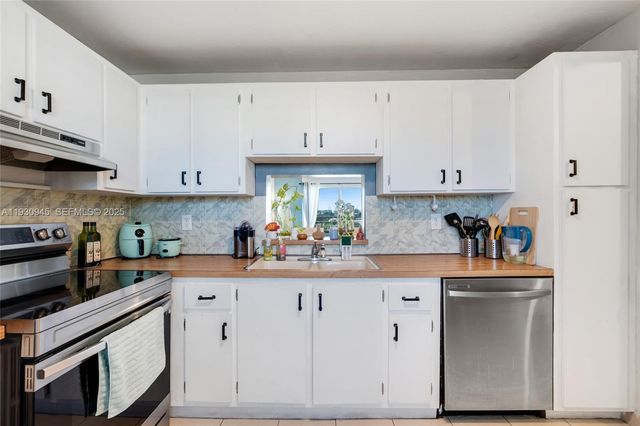 321 SE 3rd St 502, Dania Beach, FL 33004