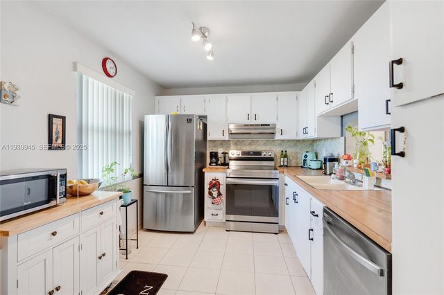 321 SE 3rd St 502, Dania Beach, FL 33004