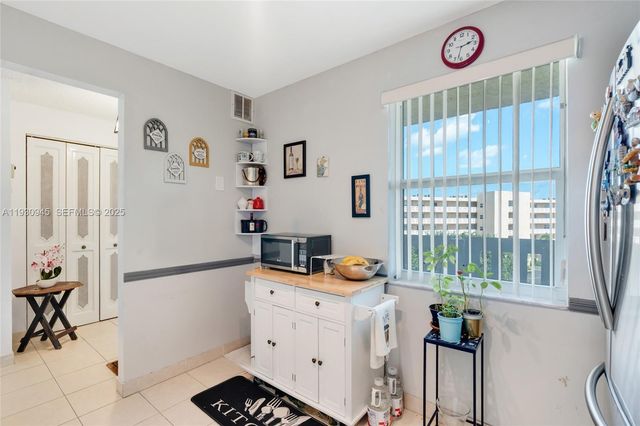 321 SE 3rd St 502, Dania Beach, FL 33004