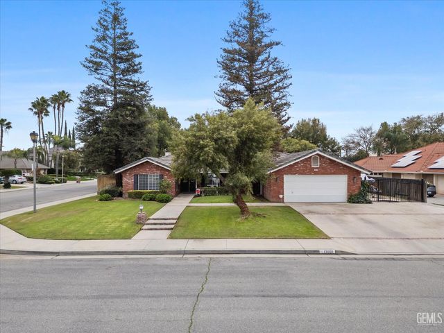 13001 Monarch Palm Avenue, Bakersfield, CA 93314