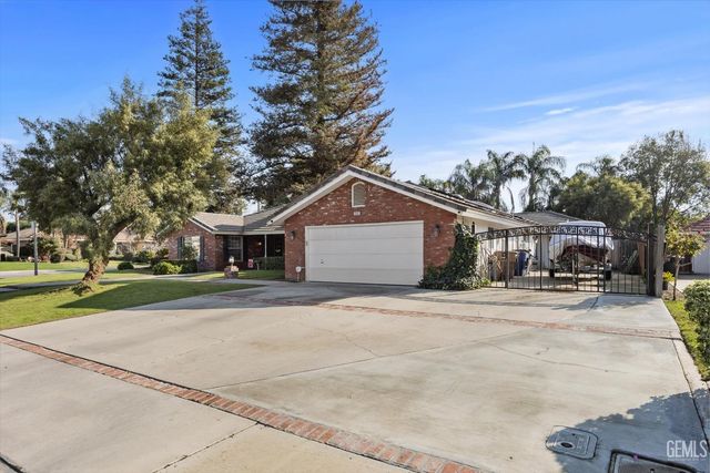 13001 Monarch Palm Avenue, Bakersfield, CA 93314
