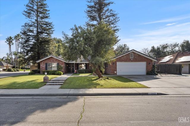 13001 Monarch Palm Avenue, Bakersfield, CA 93314