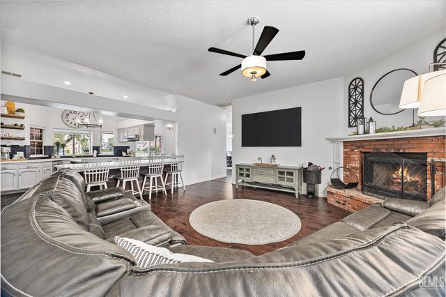 13001 Monarch Palm Avenue, Bakersfield, CA 93314