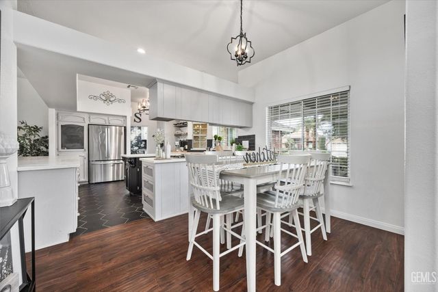 13001 Monarch Palm Avenue, Bakersfield, CA 93314