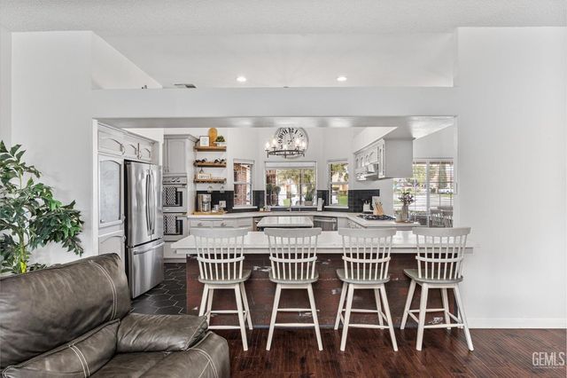 13001 Monarch Palm Avenue, Bakersfield, CA 93314