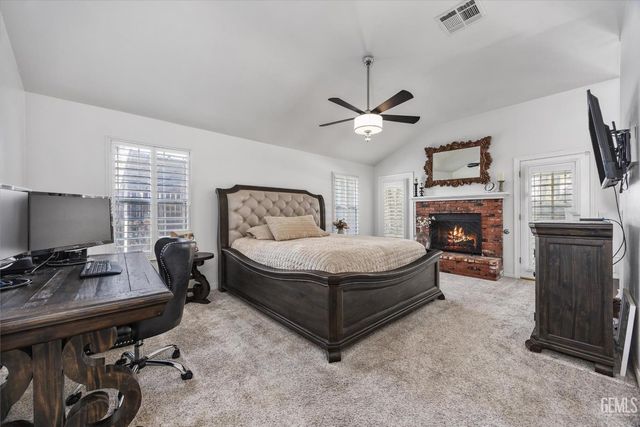 13001 Monarch Palm Avenue, Bakersfield, CA 93314