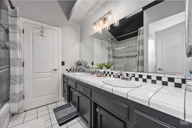 13001 Monarch Palm Avenue, Bakersfield, CA 93314