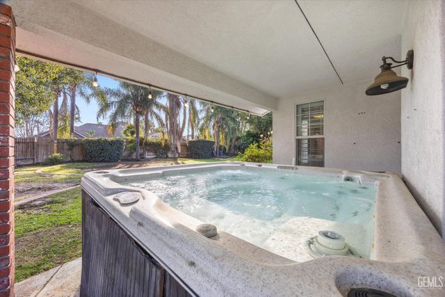 13001 Monarch Palm Avenue, Bakersfield, CA 93314