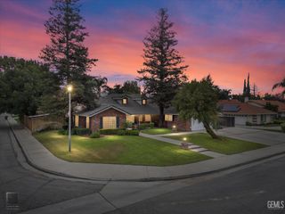 13001 Monarch Palm Avenue, Bakersfield, CA 93314