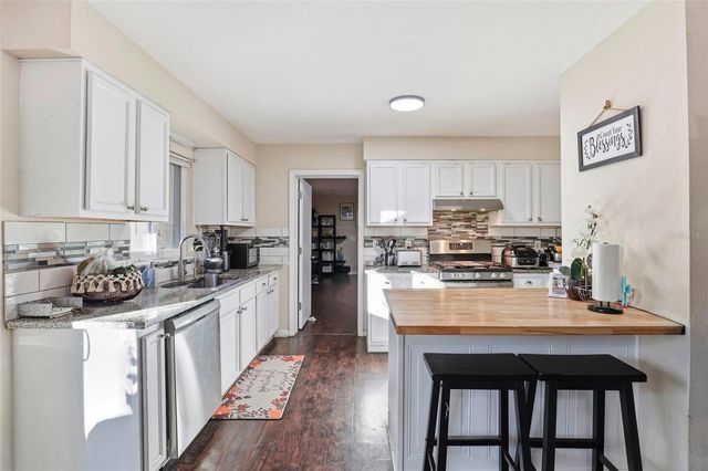 2715 NW 55TH BOULEVARD, Gainesville, FL 32653