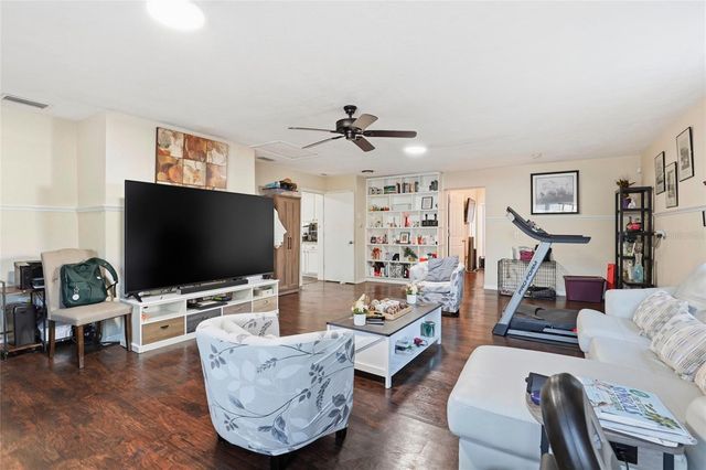 2715 NW 55TH BOULEVARD, Gainesville, FL 32653