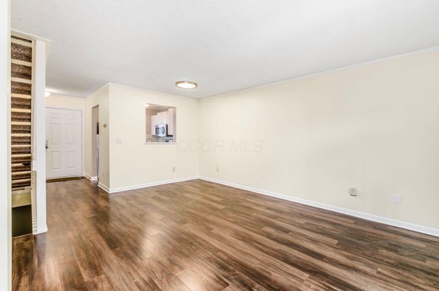 5805 Blendon Place Drive, 13D, Columbus, OH 43230