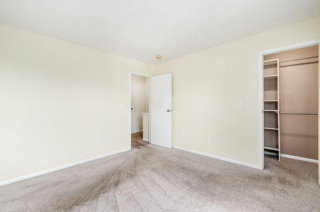 5805 Blendon Place Drive, 13D, Columbus, OH 43230