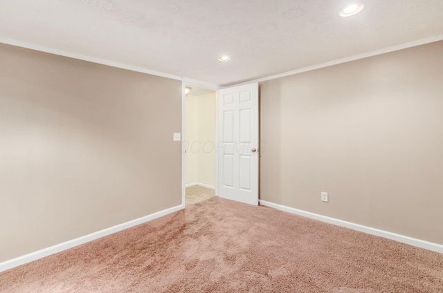 5805 Blendon Place Drive, 13D, Columbus, OH 43230