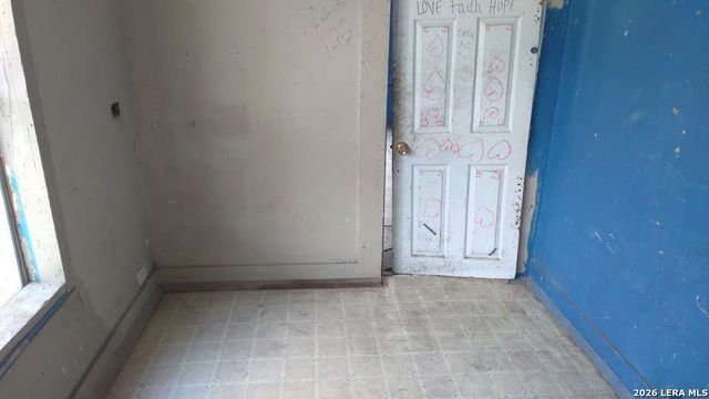 806 S SAN DARIO AVE, San Antonio, TX 78237