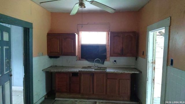 806 S SAN DARIO AVE, San Antonio, TX 78237