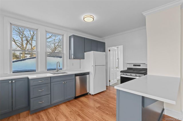 10 S Eckar Street 3, Irvington, NY 10533