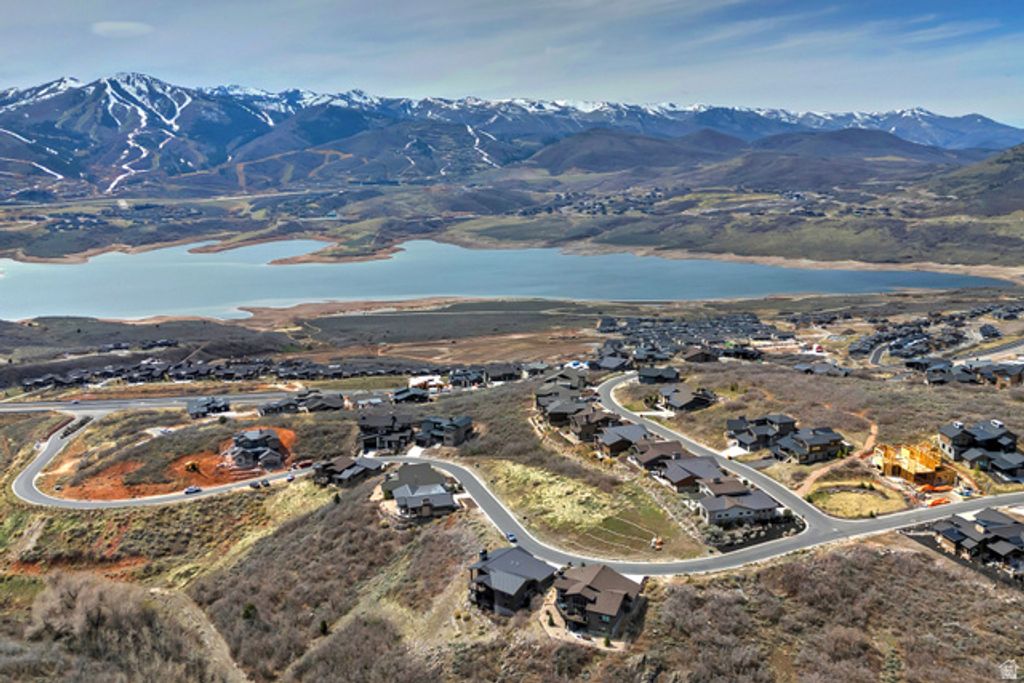 Image 14 of property listing at 11383 N SOARING HAWK LN # 9, Hideout, UT 84036