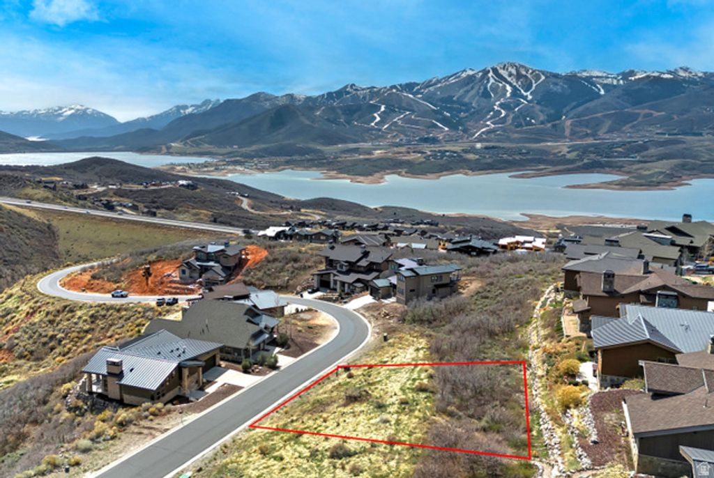 Image 5 of property listing at 11383 N SOARING HAWK LN # 9, Hideout, UT 84036