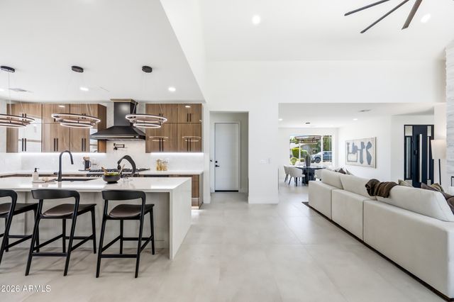 4002 N 34TH Street, Phoenix, AZ 85018
