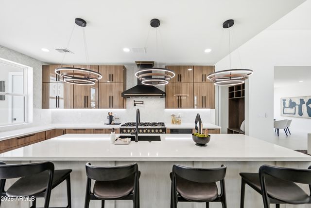4002 N 34TH Street, Phoenix, AZ 85018