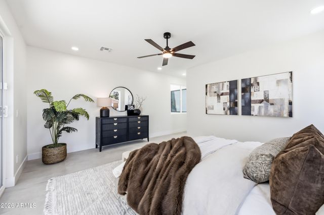 4002 N 34TH Street, Phoenix, AZ 85018